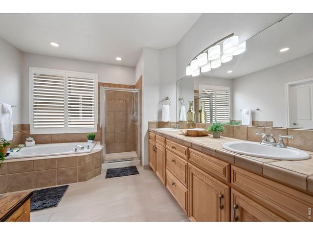 836 Windflower Dr, Longmont, CO 80504