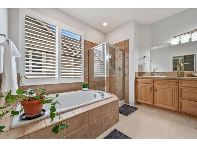 836 Windflower Dr, Longmont, CO 80504