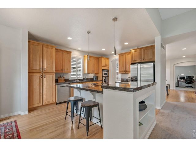 836 Windflower Dr, Longmont, CO 80504