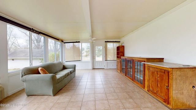 2100 Rebel Ridge Rd, La Grange, KY 40031