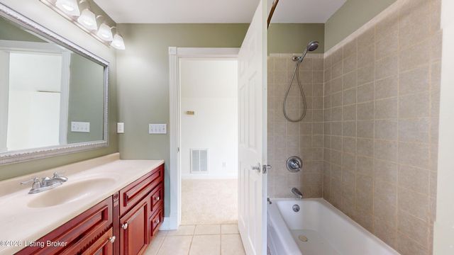 2100 Rebel Ridge Rd, La Grange, KY 40031