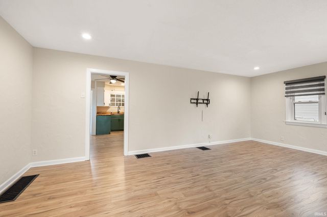 1044 Kenwood Avenue, Fort Wayne, IN 46805