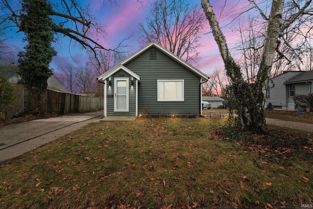 1044 Kenwood Avenue, Fort Wayne, IN 46805
