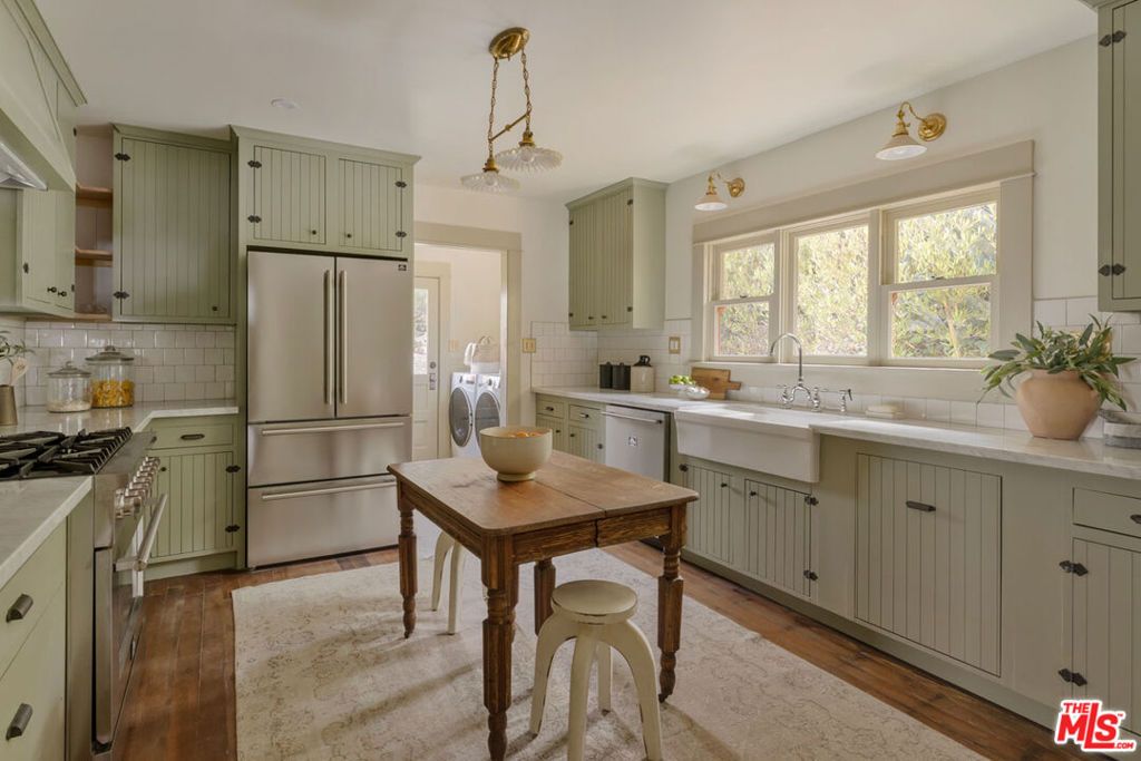 Image 20 of property listing at 3017 Minnesota Street, Los Angeles, CA 90031