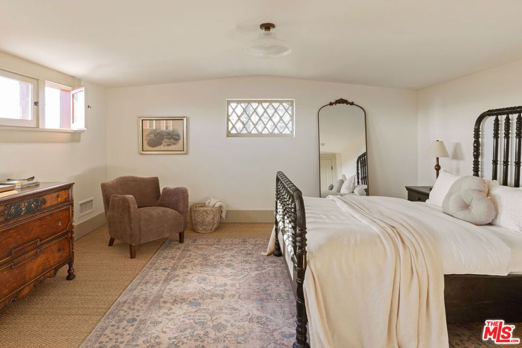 Image 32 of property listing at 3017 Minnesota Street, Los Angeles, CA 90031