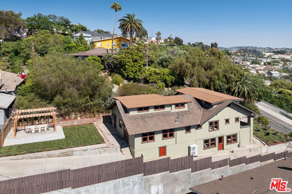 Image 47 of property listing at 3017 Minnesota Street, Los Angeles, CA 90031