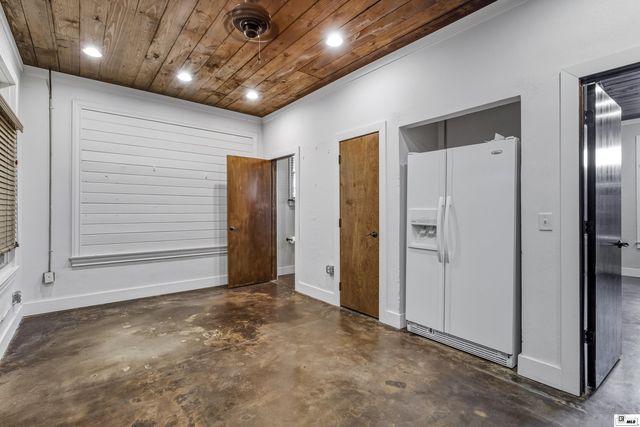 1000 LOUISVILLE AVENUE, Monroe, LA 71201