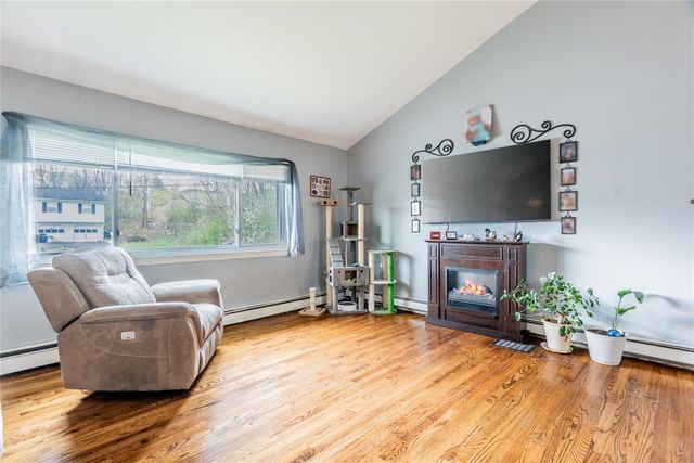 12 Truex Circle, New Windsor, NY 12553