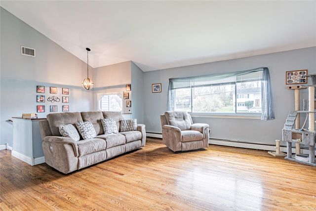 12 Truex Circle, New Windsor, NY 12553