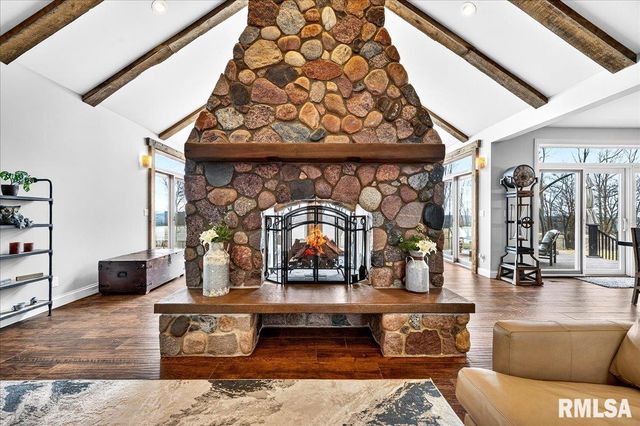 3661 COLE HOLLOW Road, Pekin, IL 61554