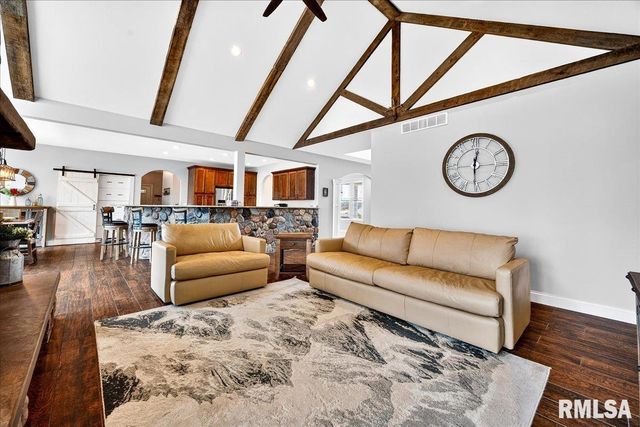 3661 COLE HOLLOW Road, Pekin, IL 61554