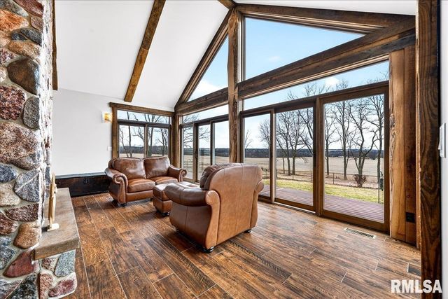 3661 COLE HOLLOW Road, Pekin, IL 61554