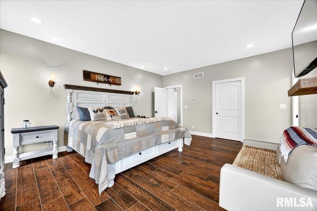 3661 COLE HOLLOW Road, Pekin, IL 61554