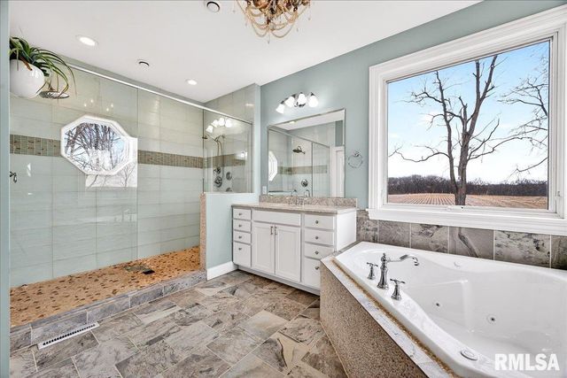 3661 COLE HOLLOW Road, Pekin, IL 61554