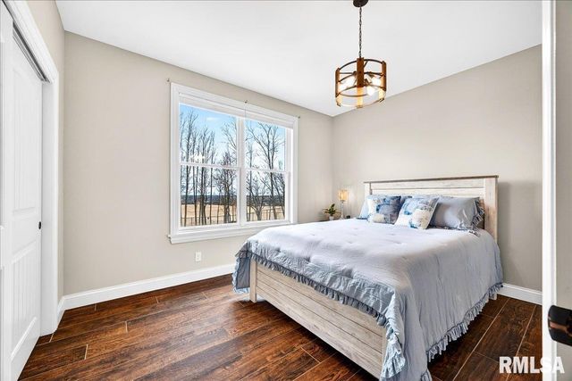 3661 COLE HOLLOW Road, Pekin, IL 61554