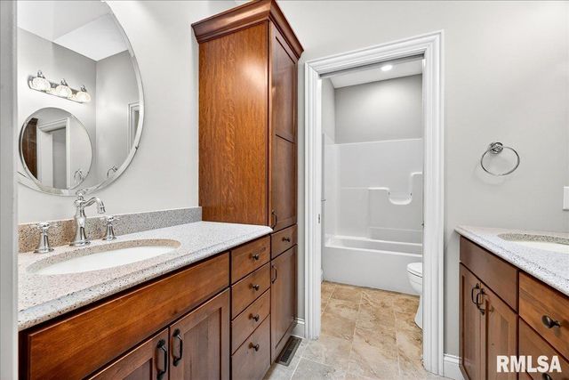 3661 COLE HOLLOW Road, Pekin, IL 61554