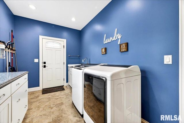 3661 COLE HOLLOW Road, Pekin, IL 61554