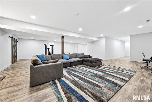 3661 COLE HOLLOW Road, Pekin, IL 61554