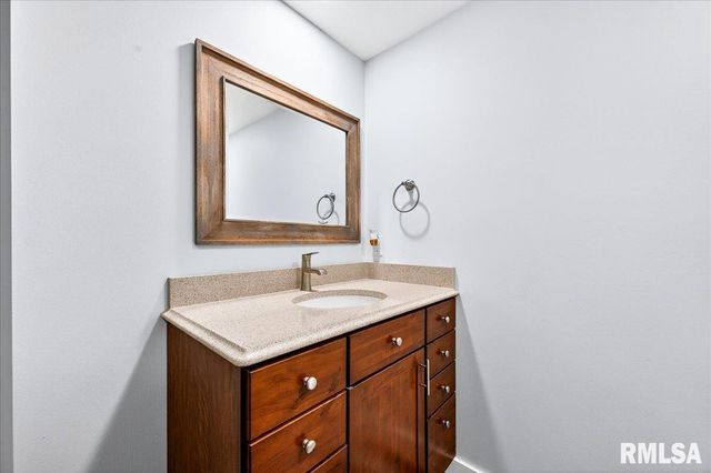 3661 COLE HOLLOW Road, Pekin, IL 61554