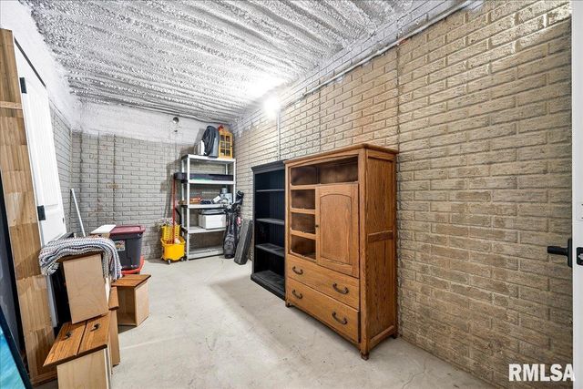 3661 COLE HOLLOW Road, Pekin, IL 61554