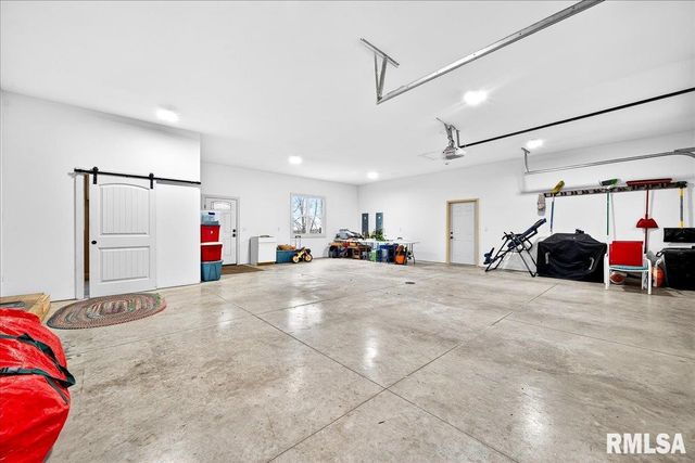 3661 COLE HOLLOW Road, Pekin, IL 61554