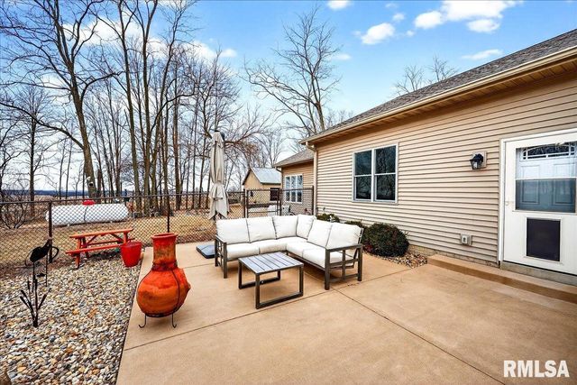 3661 COLE HOLLOW Road, Pekin, IL 61554