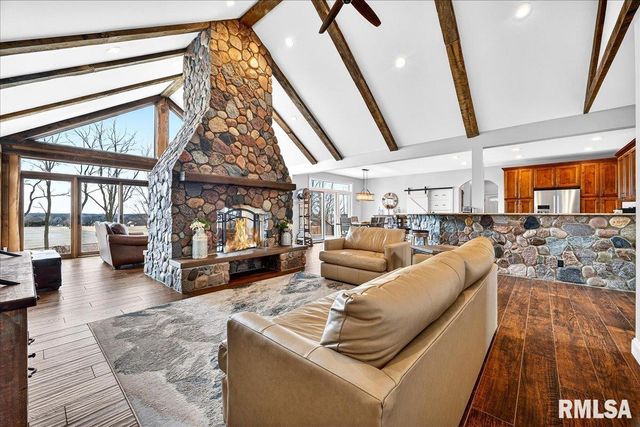 3661 COLE HOLLOW Road, Pekin, IL 61554