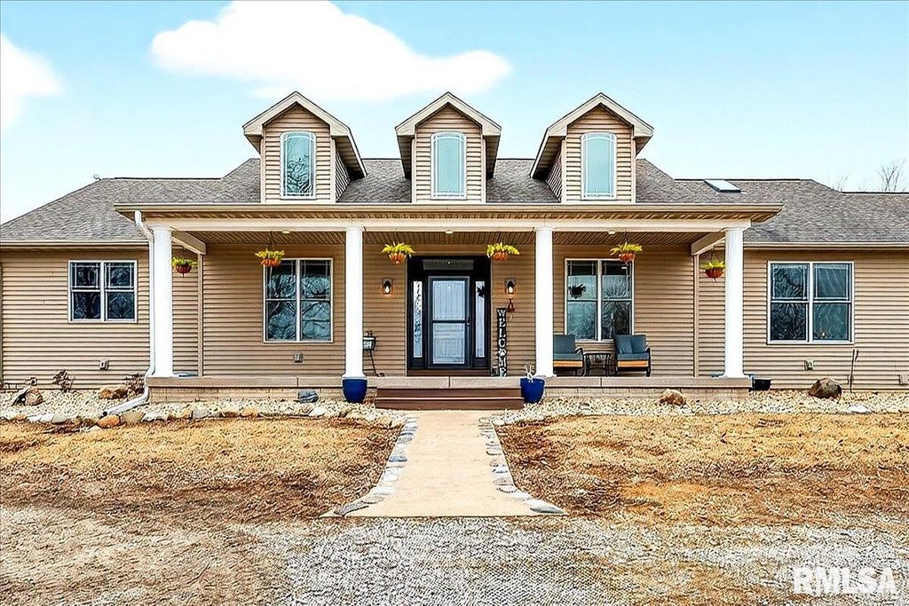 3661 COLE HOLLOW Road, Pekin, IL 61554