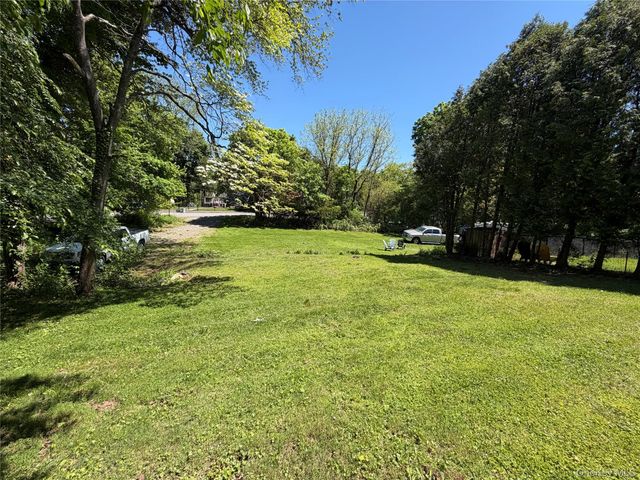 20 Melnick Place, Lake Peekskill, NY 10537