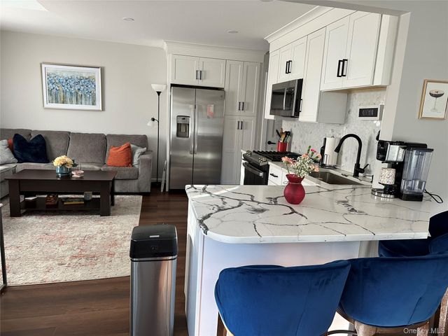 20 Melnick Place, Lake Peekskill, NY 10537