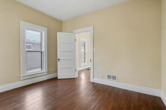 127 N Pleasant Street, Watervliet City, MI 49098