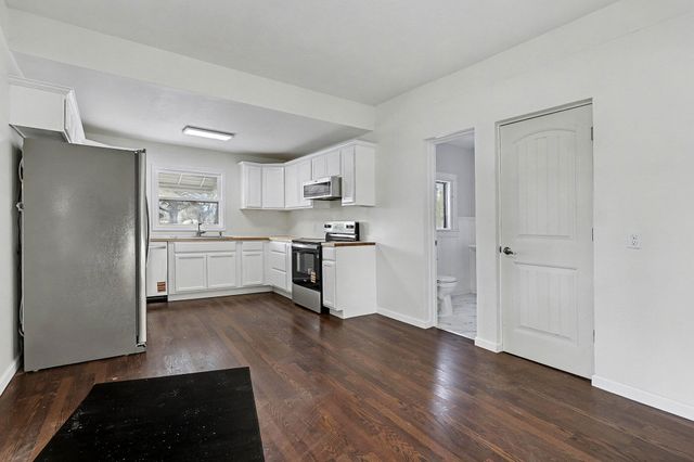 127 N Pleasant Street, Watervliet City, MI 49098