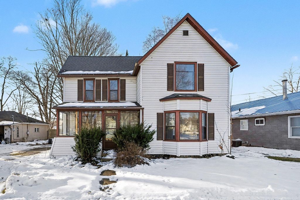 127 N Pleasant Street, Watervliet City, MI 49098