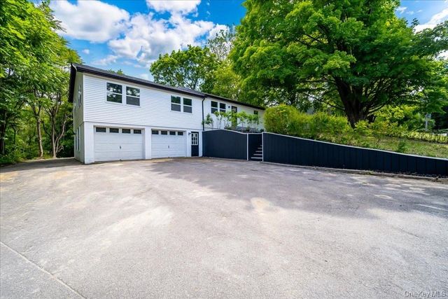 452 Vineyard Avenue, Highland, NY 12528