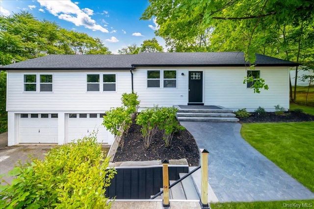 452 Vineyard Avenue, Highland, NY 12528