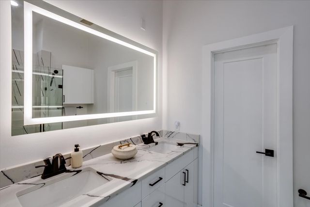 2038 N Prairie Avenue 104, Dallas, TX 75204