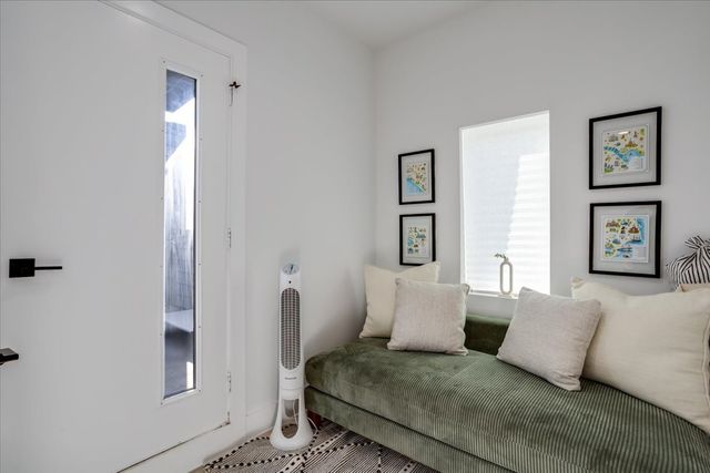2038 N Prairie Avenue 104, Dallas, TX 75204