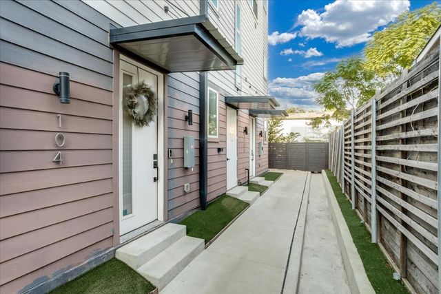 2038 N Prairie Avenue 104, Dallas, TX 75204