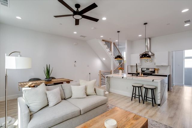 2038 N Prairie Avenue 104, Dallas, TX 75204