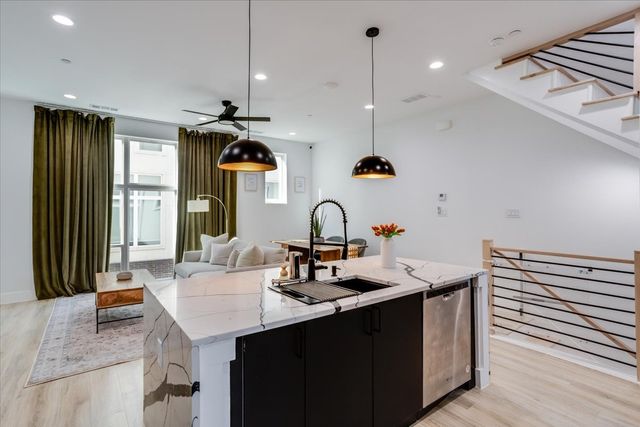 2038 N Prairie Avenue 104, Dallas, TX 75204
