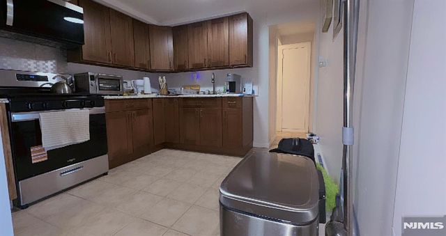 15 17th Street 1, Hawthorne, NJ 07506