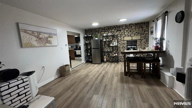 15 17th Street 1, Hawthorne, NJ 07506