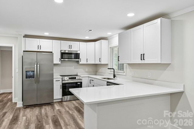 4022 Southgate Drive, Charlotte, NC 28205
