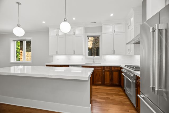 4133 N Kenmore Avenue 2N, Chicago, IL 60613