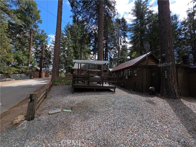 2606 Whispering Pines Way, Running Springs, CA 92382