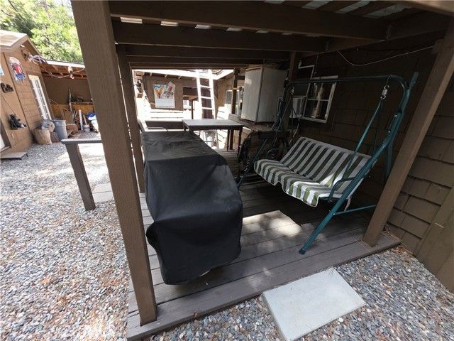 2606 Whispering Pines Way, Running Springs, CA 92382