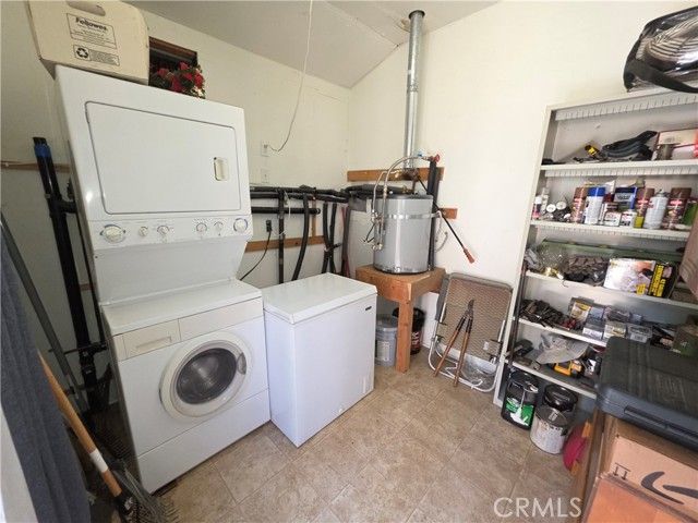 2606 Whispering Pines Way, Running Springs, CA 92382