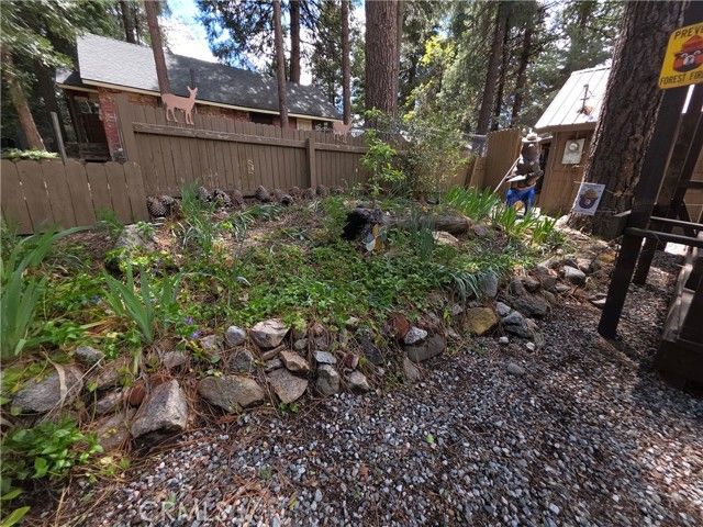 2606 Whispering Pines Way, Running Springs, CA 92382