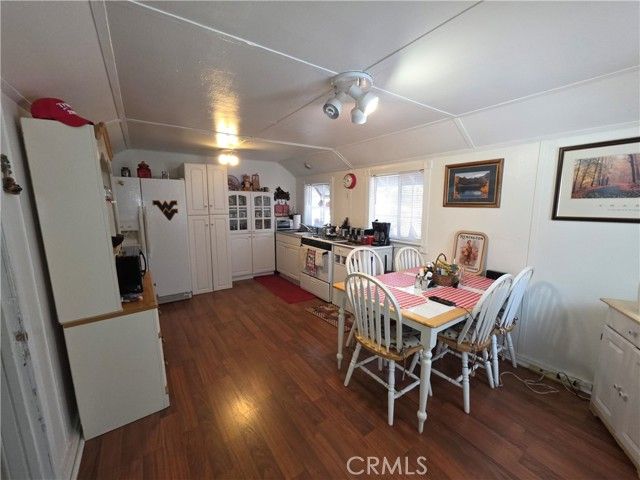 2606 Whispering Pines Way, Running Springs, CA 92382