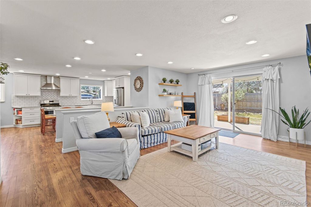 840 E Dogwood Avenue, Centennial, CO 80121